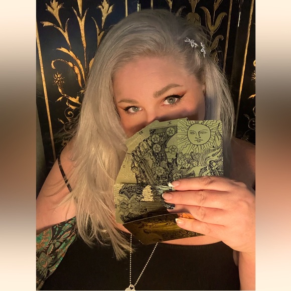 Meet your Posher, Shannon - Picture 2 of 5